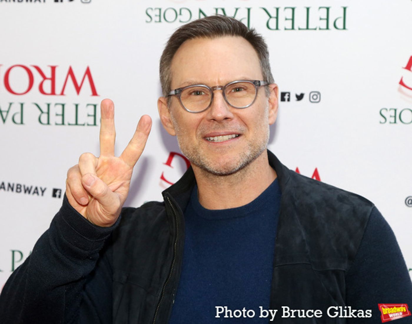 Photos: On the Red Carpet of PETER PAN GOES WRONG Opening Night  Image