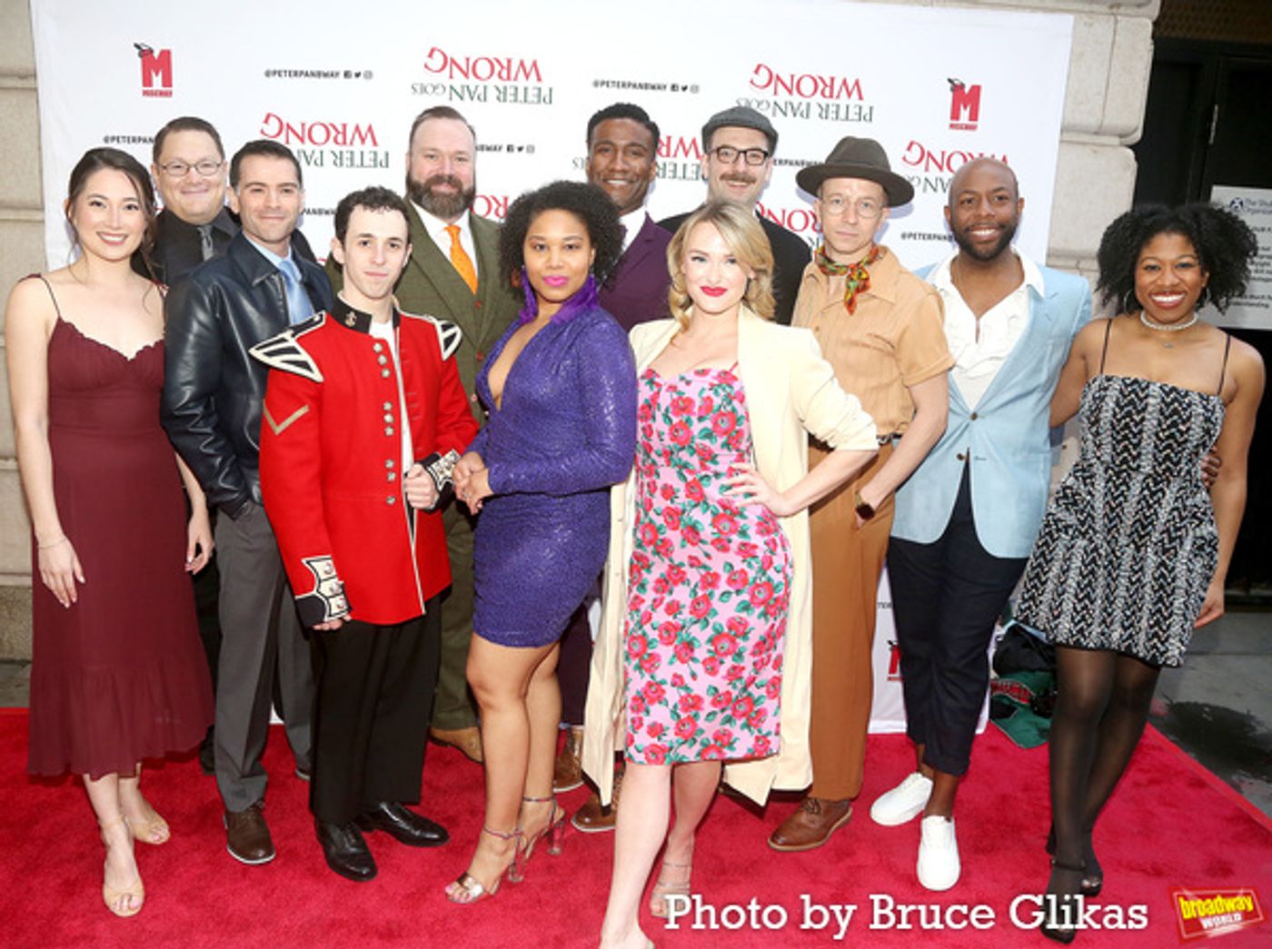 Photos: On the Red Carpet of PETER PAN GOES WRONG Opening Night  Image