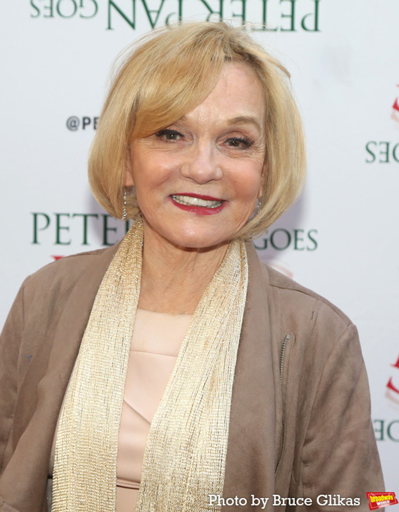 Photos: On the Red Carpet of PETER PAN GOES WRONG Opening Night  Image