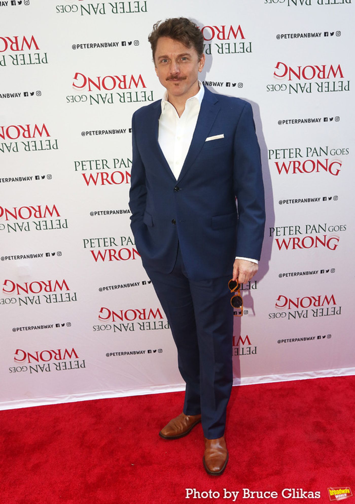 Photos: On the Red Carpet of PETER PAN GOES WRONG Opening Night  Image