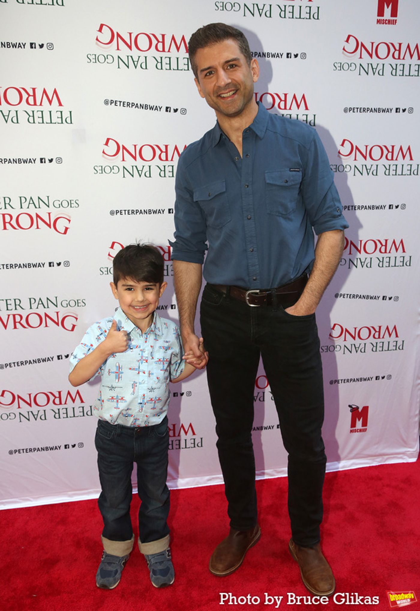 Photos: On the Red Carpet of PETER PAN GOES WRONG Opening Night  Image