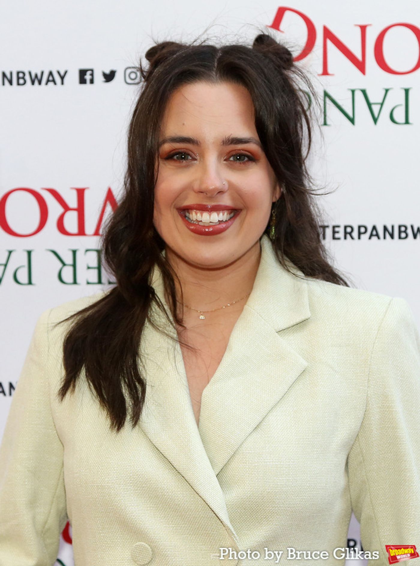 Photos: On the Red Carpet of PETER PAN GOES WRONG Opening Night  Image