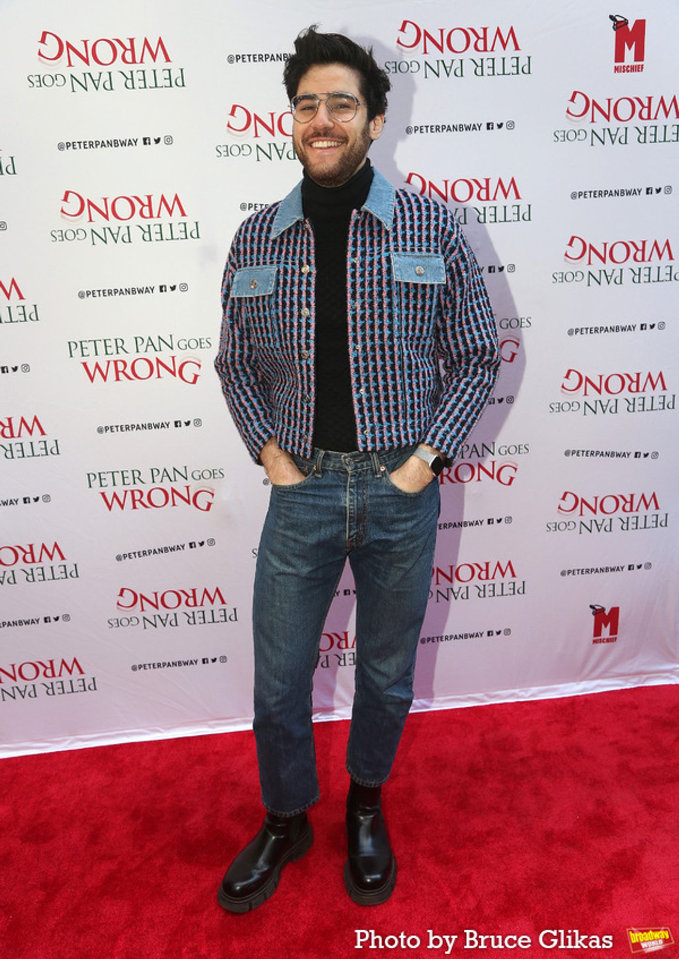Photos: On the Red Carpet of PETER PAN GOES WRONG Opening Night  Image