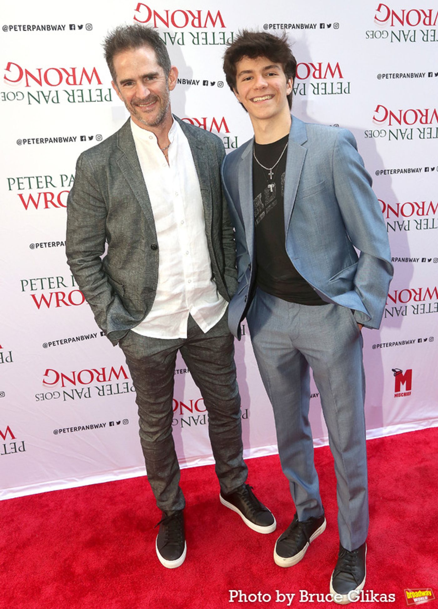 Photos: On the Red Carpet of PETER PAN GOES WRONG Opening Night  Image
