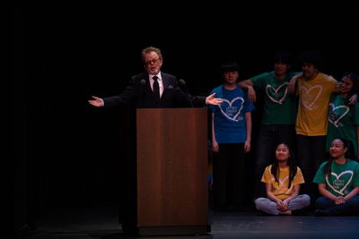 Paul Williams and Rosie's Theater Kids Photo