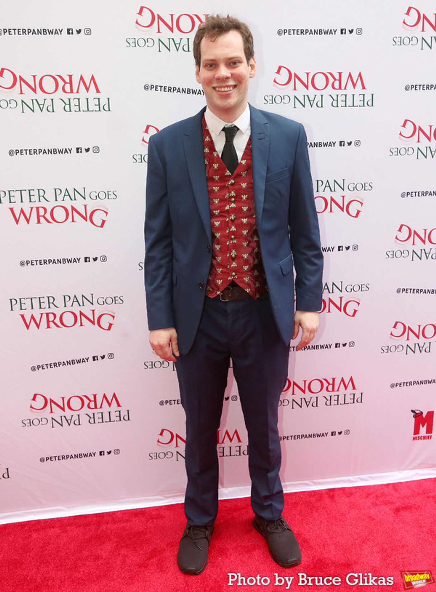 Photos: See Neil Patrick Harris & More at PETER PAN GOES WRONG Opening Night  Image