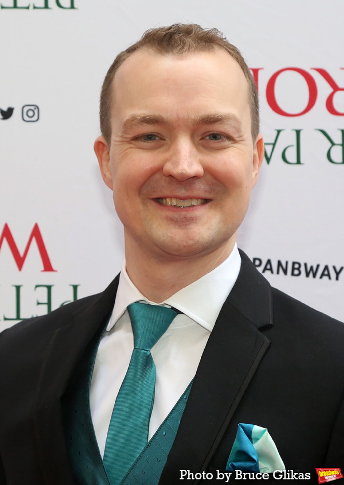 Photos: See Neil Patrick Harris & More at PETER PAN GOES WRONG Opening Night  Image