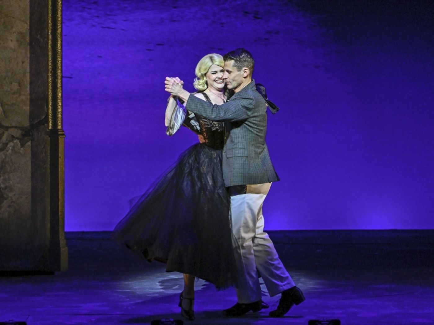 Review: Musical Theatre West's AN AMERICAN IN PARIS Dances Into Long Beach  Image
