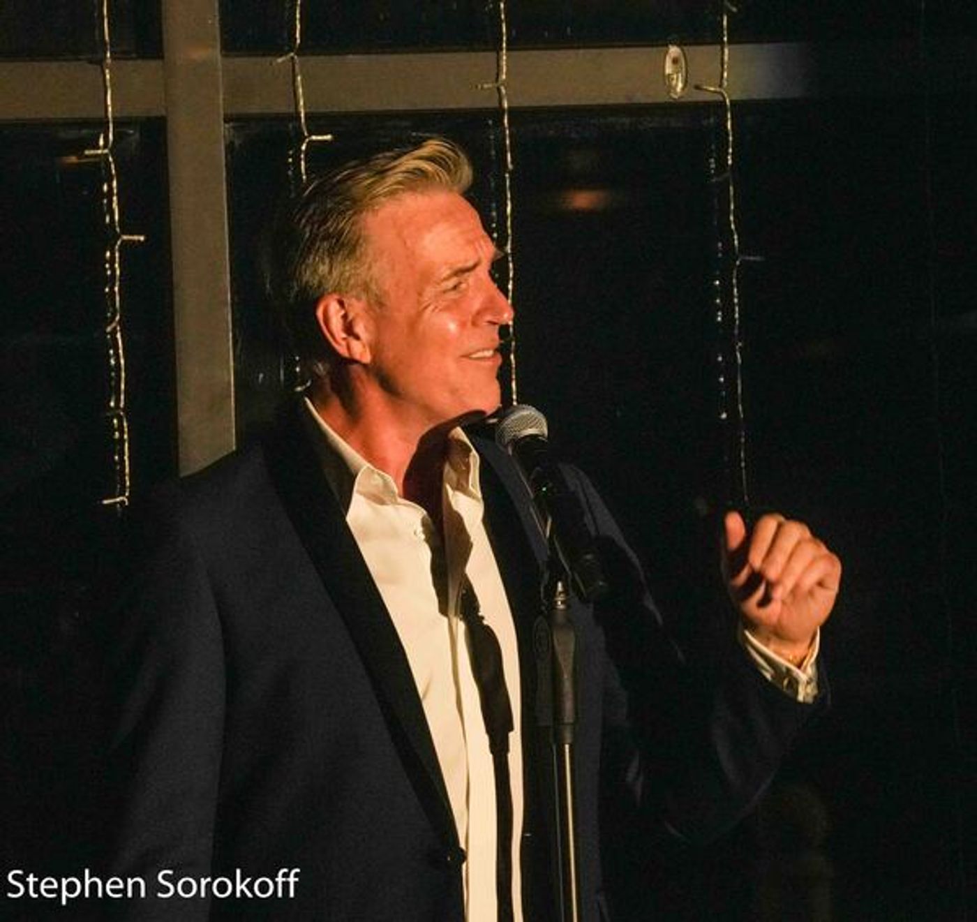 Photos: Todd Murray Croons at Cafe Centro Cabaret  Image