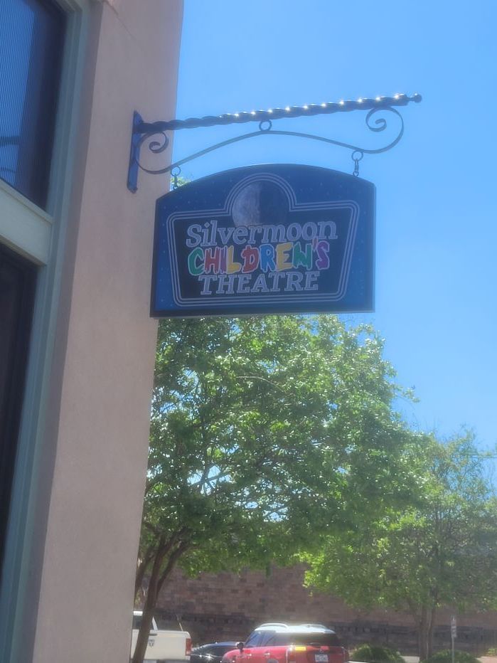 Interview: Erin Eppinette, Miriam Bennett, Issac Linnett, Braden Craig, And Susannah Linnett of SINGIN IN THE RAIN at Silvermoon Children's Theatre  Image