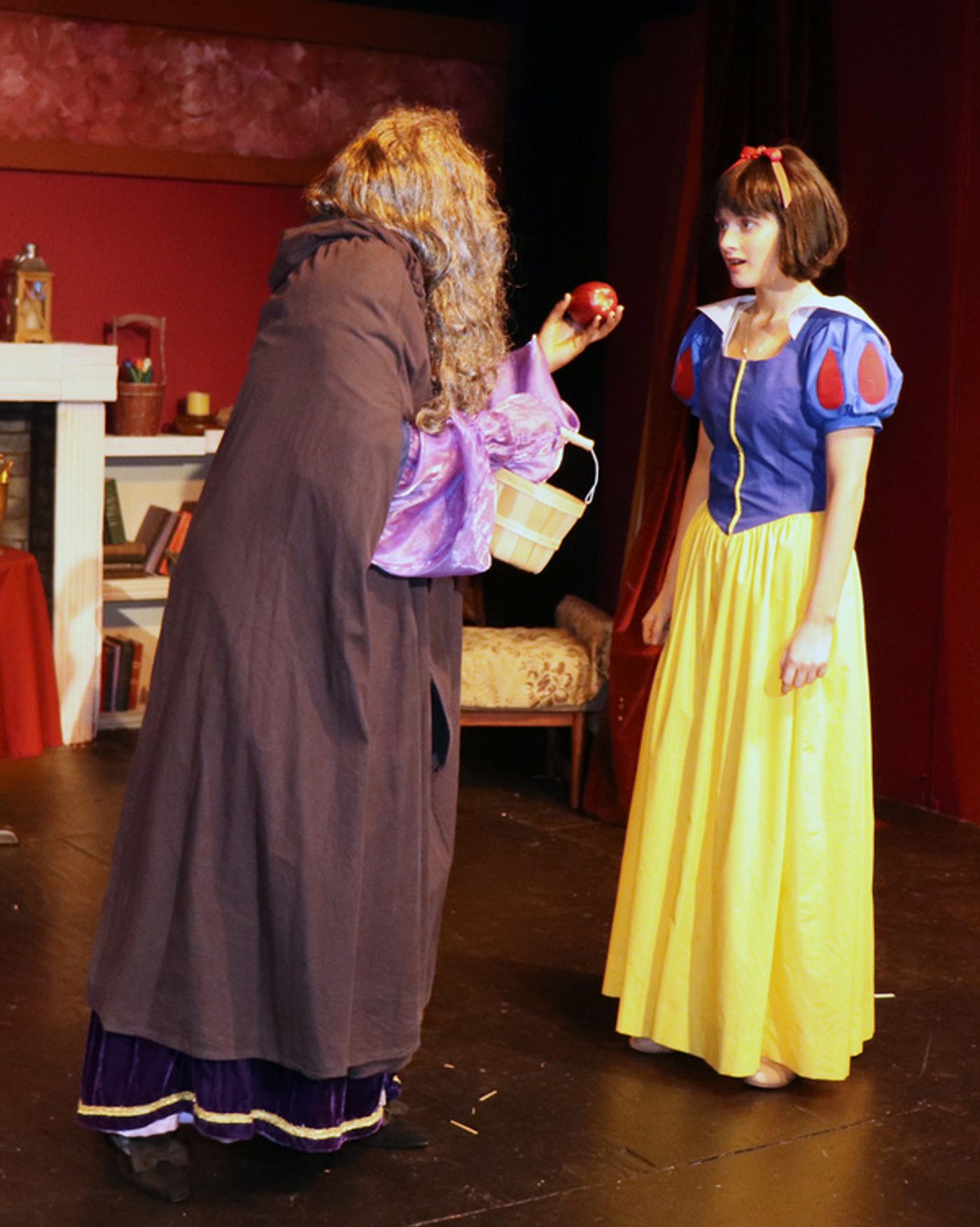 Photos: First Look at SNOW WHITE AND THE SEVEN DWARFS at Sutter Street Theatre  Image