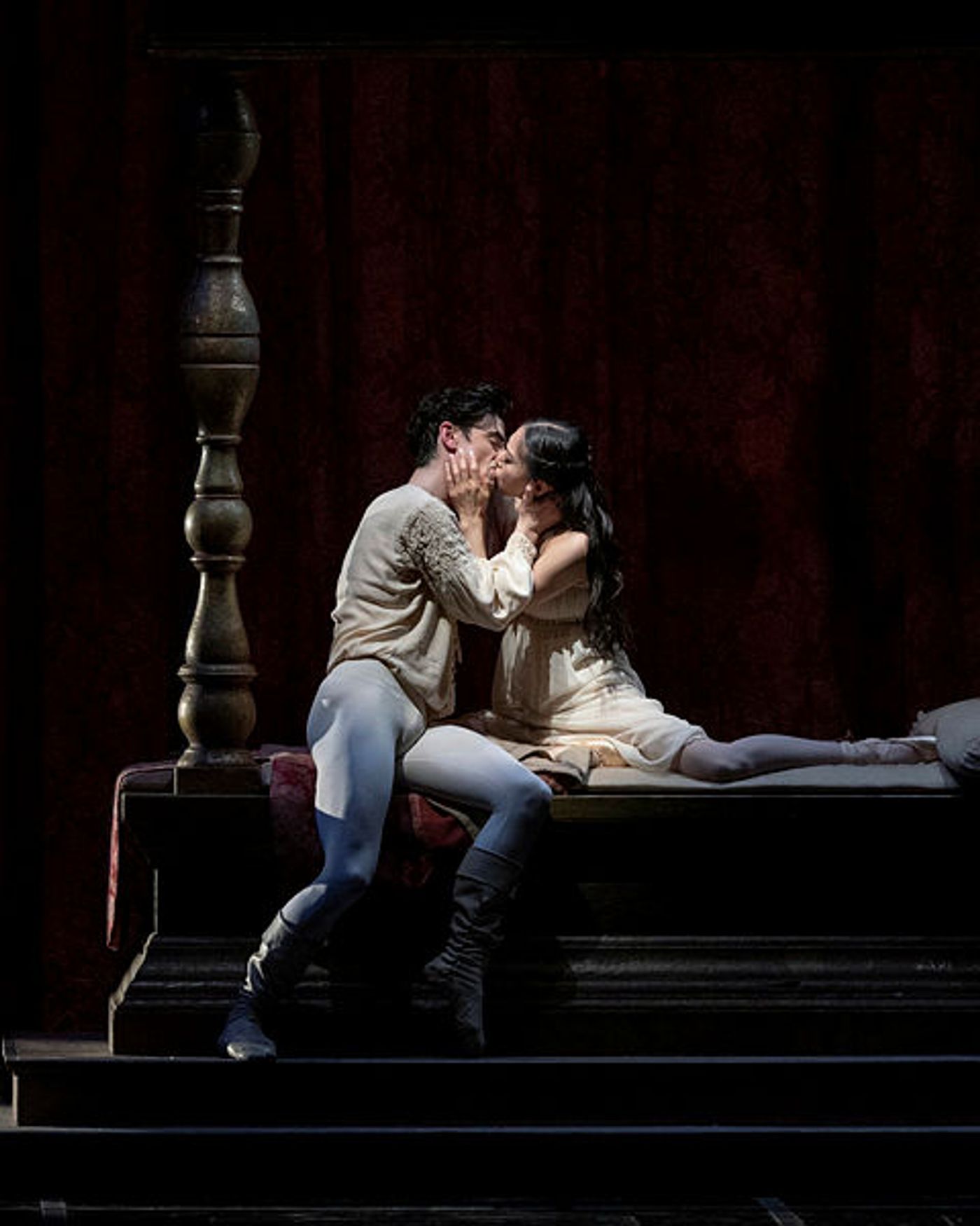 Review: ROMEO & JULIET at San Francisco Ballet Concludes the Season on a Gloriously Romantic High Note  Image