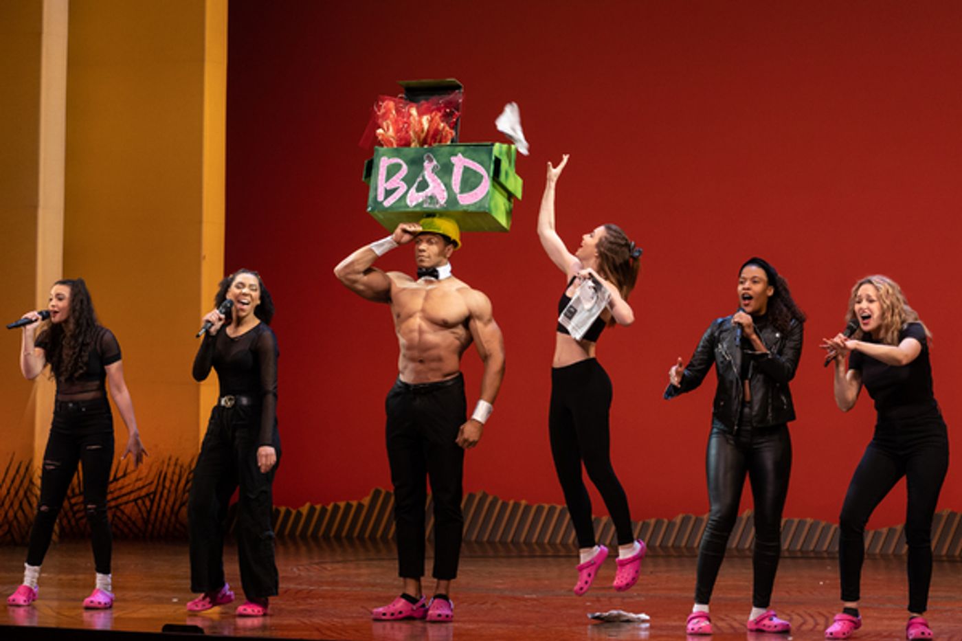 Photos/Video: Watch Highlights from Broadway Cares/Equity Fights AIDS' Easter Bonnet Competition  Image