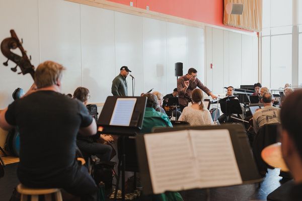Maestro Luke Frazier, Christopher Jackson, and the National Philharmonic Photo