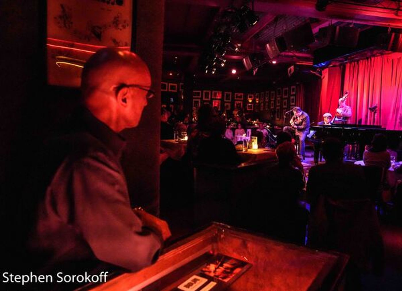 Photos: John Pizzarelli Debuts New Album 'Stage & Screen' at Birdland  Image