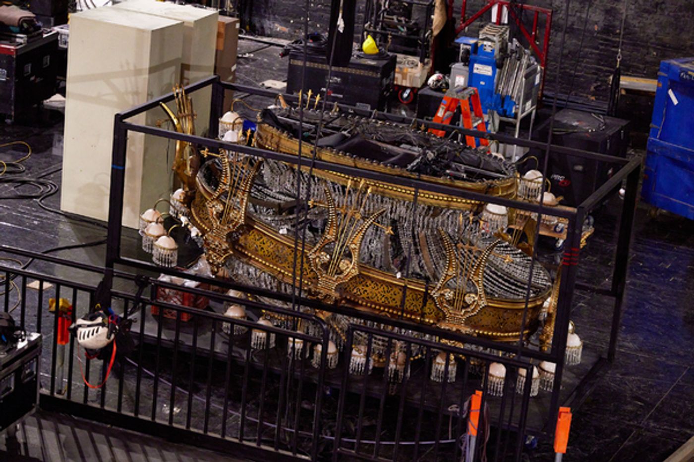 Photos/Video: Iconic PHANTOM Chandelier Exits Broadway's Majestic Theatre Photos/Video: Iconic PHANTOM Chandelier Exits Broadway's Majestic Theatre Image