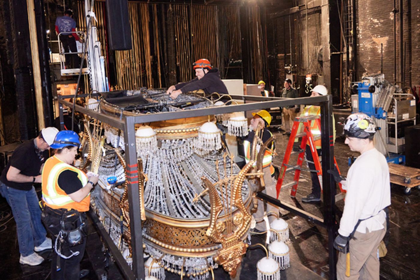 Photos/Video: Iconic PHANTOM Chandelier Exits Broadway's Majestic Theatre Photos/Video: Iconic PHANTOM Chandelier Exits Broadway's Majestic Theatre Image