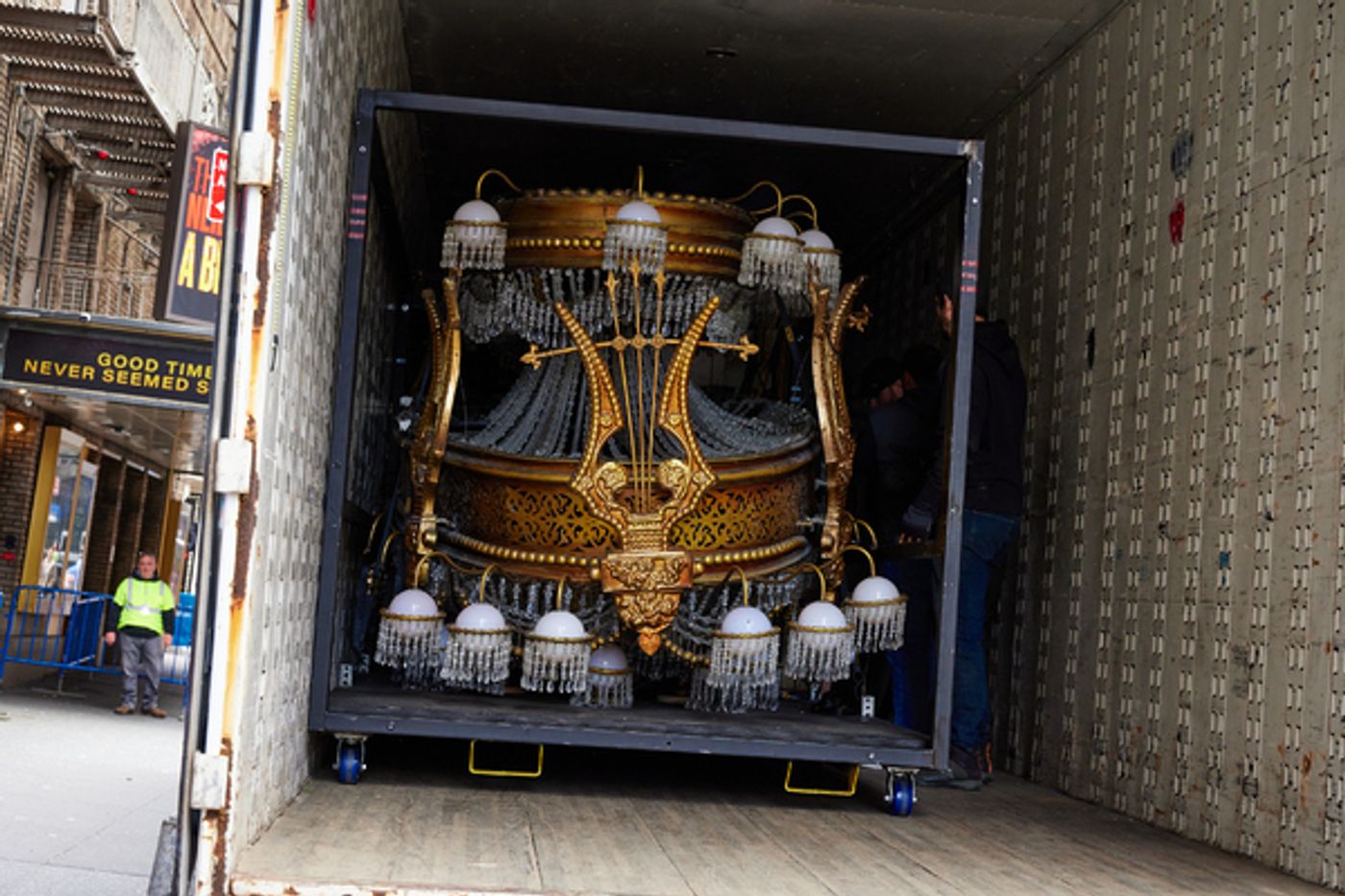 Photos/Video: Iconic PHANTOM Chandelier Exits Broadway's Majestic Theatre Photos/Video: Iconic PHANTOM Chandelier Exits Broadway's Majestic Theatre Image