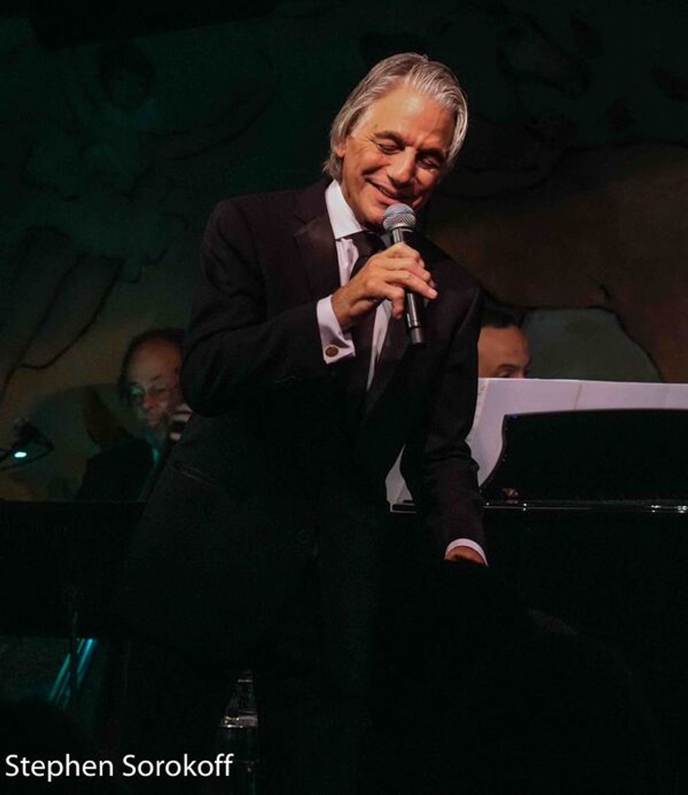 Photos: Tony Danza Brings STANDARDS AND STORIES to Café Carlyle  Image