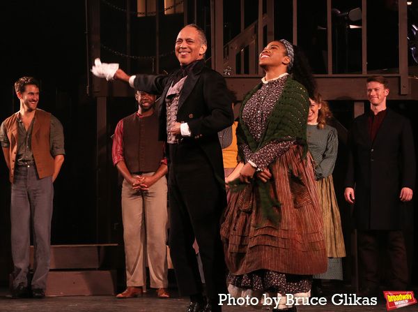 Photos: The Cast of New York City Center's OLIVER! Takes Their First Bows — photo 3 of 25