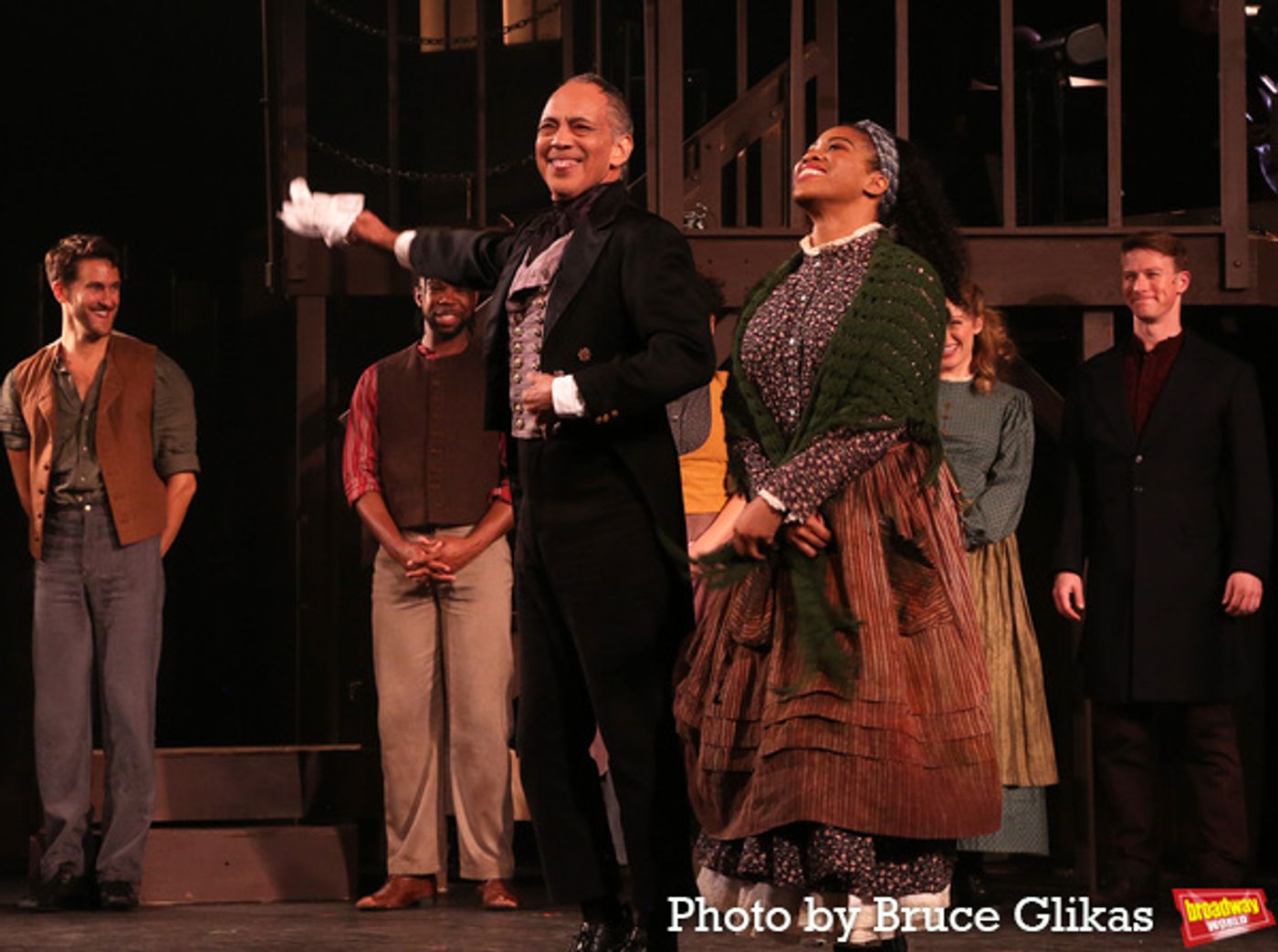 Photos: The Cast of New York City Center's OLIVER! Takes Their First Bows  Image