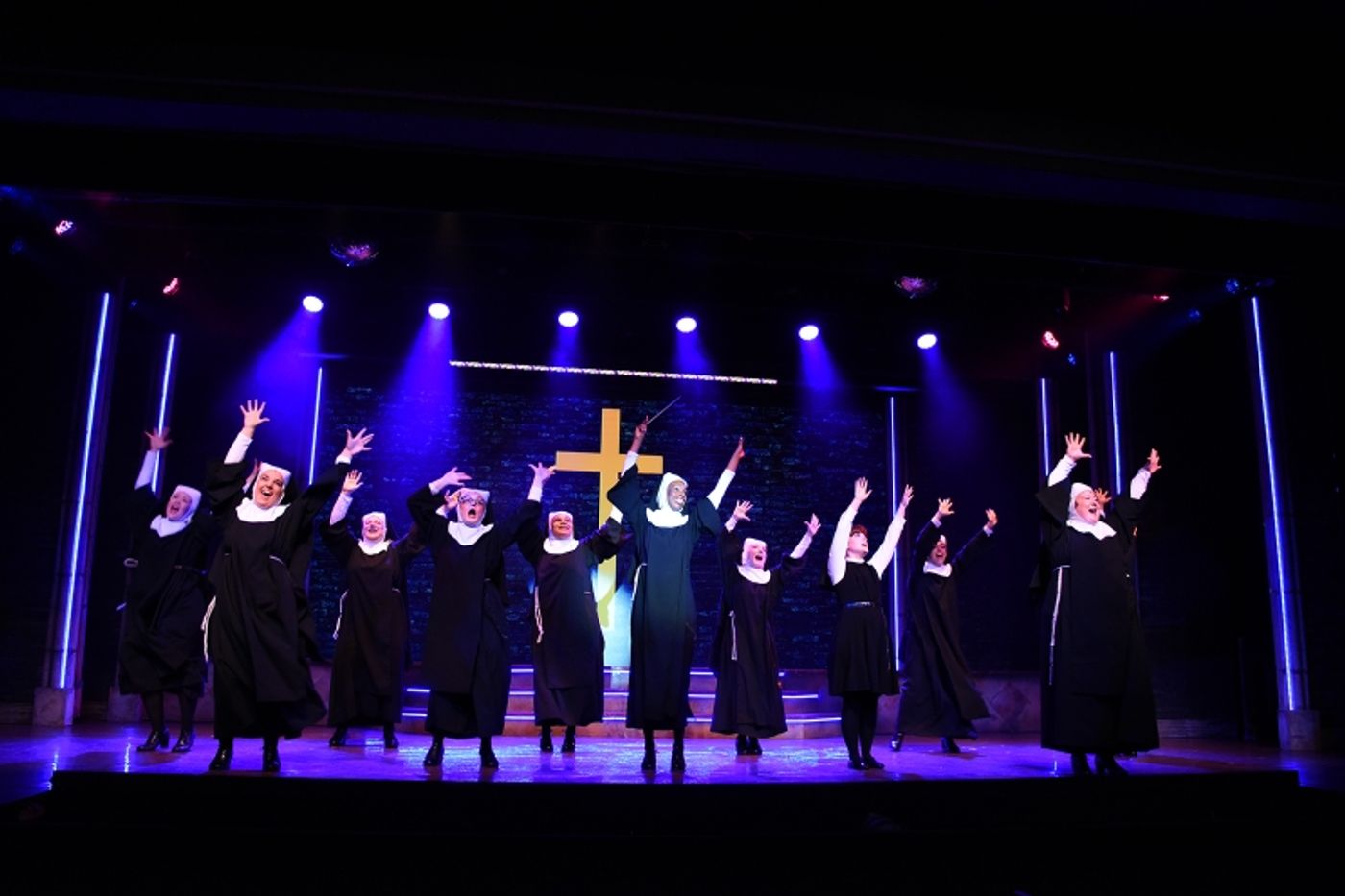 Review: SISTER ACT at Broadway Palm Dinner Theatre  Image