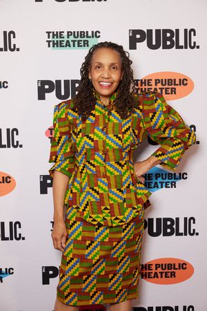 Perri Gaffney @ BroadwayWorld Perri Gaffney Photo