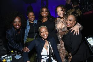 Viola Davis, Yvette Nicole Brown, Tiffany Haddish, Octavia Spencer, Chloe Bailey, and Photo