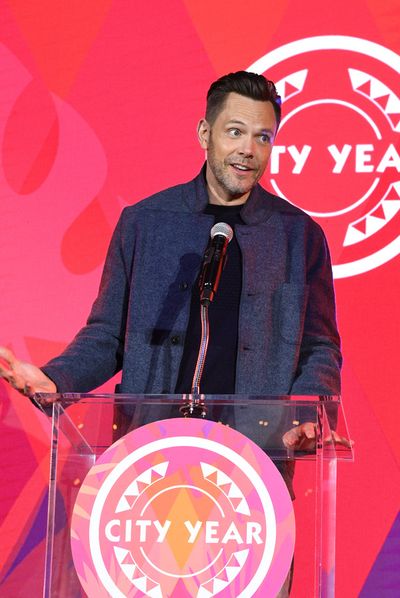 Joel McHale Photo