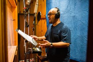 Frank Viveros @ BroadwayWorld Frank Viveros Photo