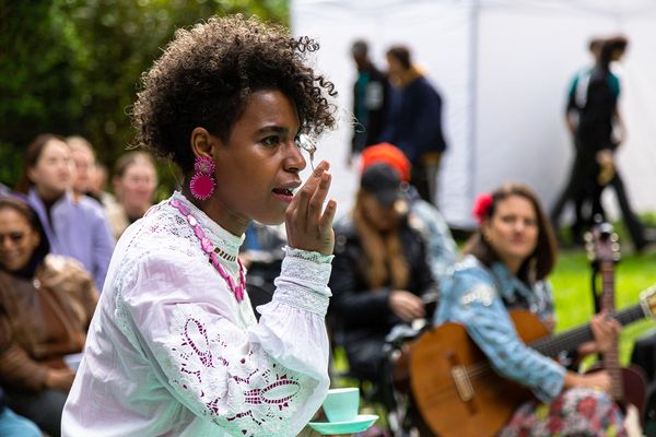 Danaya Esperanza  Photo