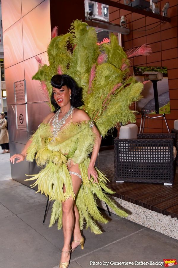Photos: ChaShaMa Celebrates BroadwayHD at Art Soiree in Times Square — photo 10 of 40