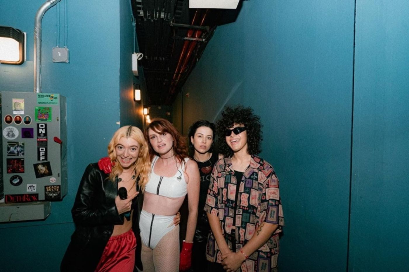 Photo: MUNA Performed 'Silk Chiffon' With Lorde Last Night in NYC  Image