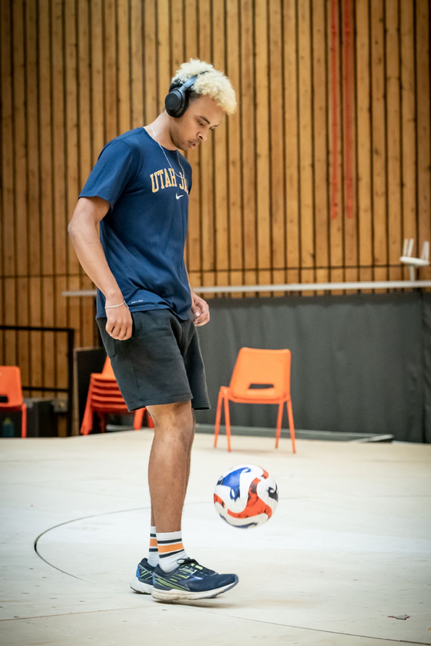 Photos: Full Cast Set for Joseph Fiennes-Led DEAR ENGLAND; Get a First Look Inside Rehearsals  Image