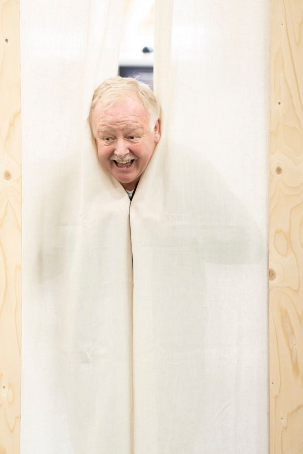 Les Dennis Photo