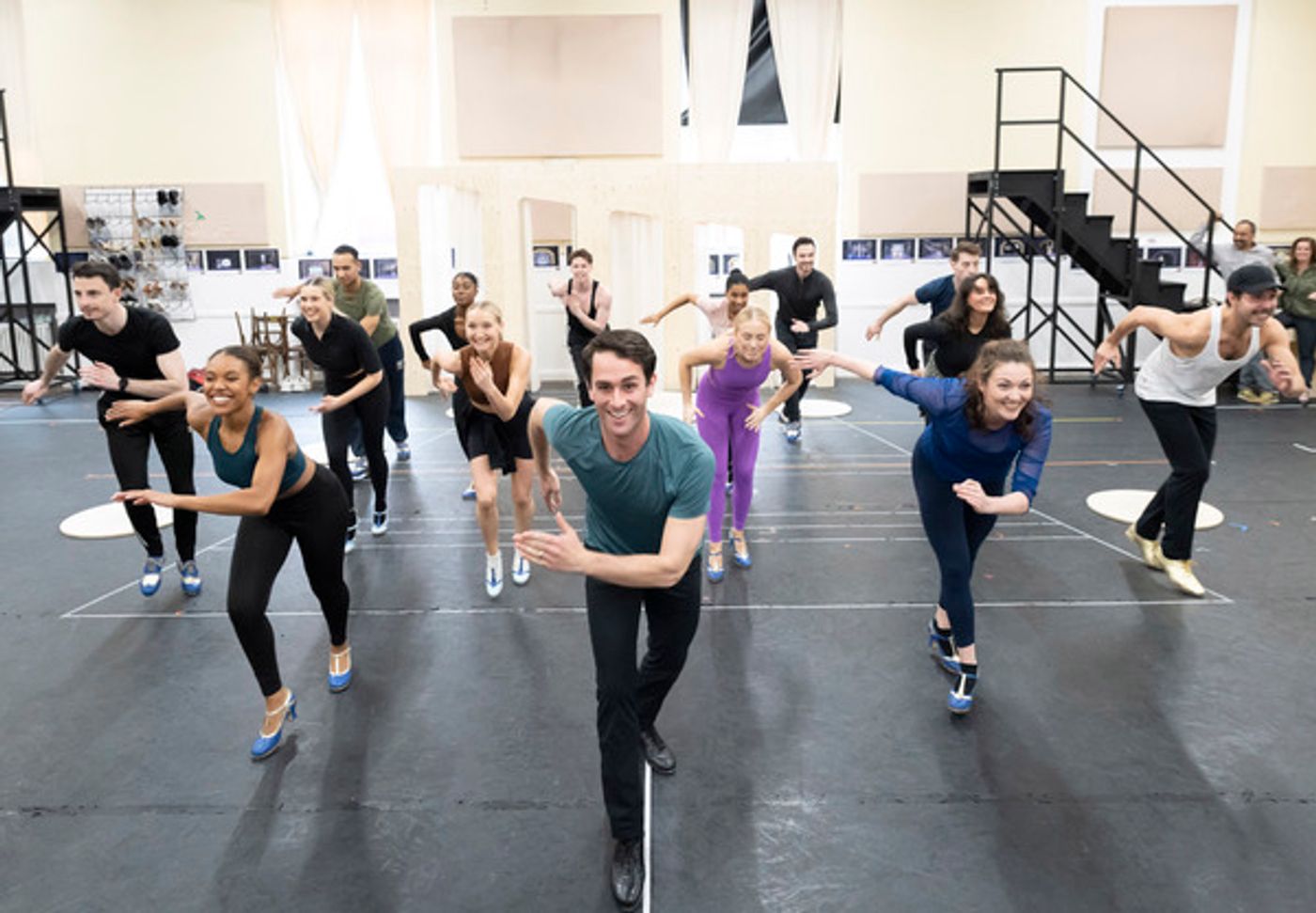 Photos: See Ruthie Henshall, Les Dennis & More in Rehearsals for 42 STREET  Image