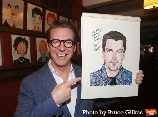 Photos: GOODNIGHT, OSCAR Star Sean Hayes Honored With Sardi's Portrait — photo 1 of 20