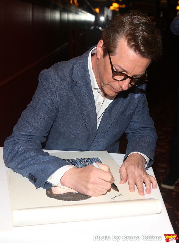 Photos: GOODNIGHT, OSCAR Star Sean Hayes Honored With Sardi's Portrait — photo 8 of 20