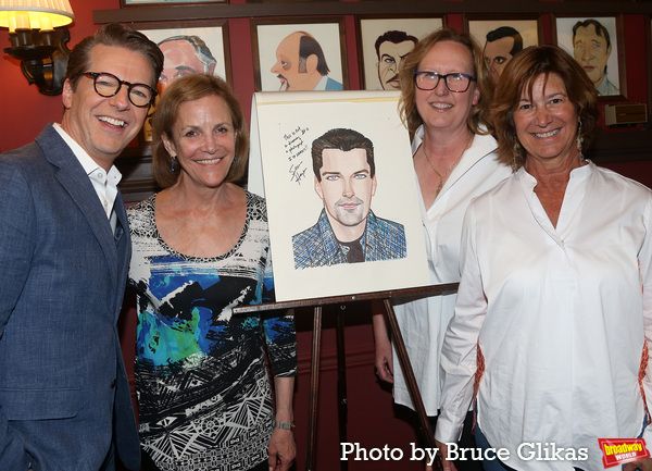 Photos: GOODNIGHT, OSCAR Star Sean Hayes Honored With Sardi's Portrait — photo 17 of 20