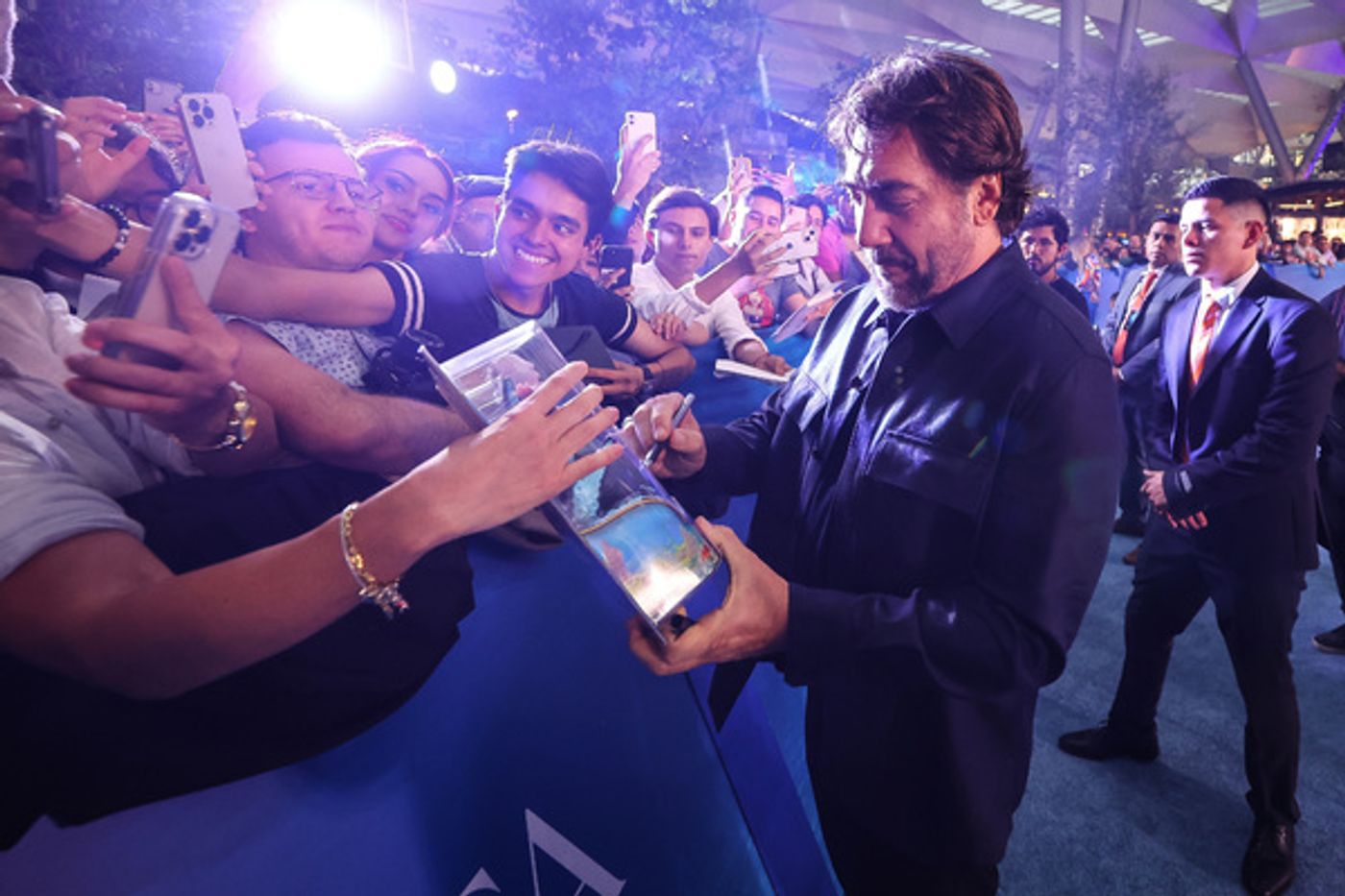 Photos: Halle Bailey & Javier Bardem Attend THE LITTLE MERMAID Mexico City Premiere  Image