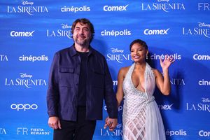 Javier Bardem and Halle Bailey @ BroadwayWorld Javier Bardem and Halle Bailey Photo