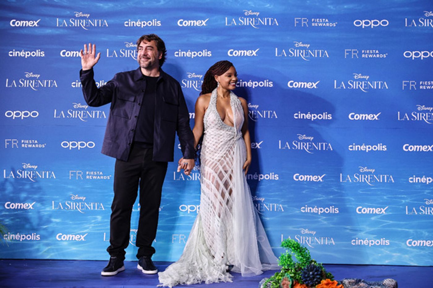 Photos: Halle Bailey & Javier Bardem Attend THE LITTLE MERMAID Mexico City Premiere Photos: Halle Bailey & Javier Bardem Attend THE LITTLE MERMAID Mexico City Premiere Image