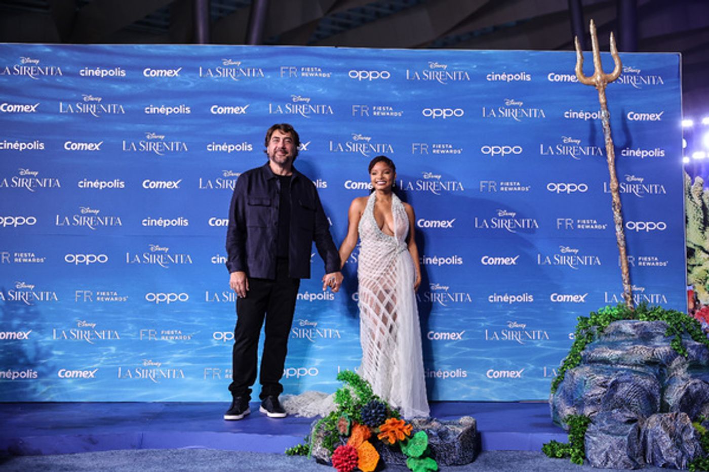 Photos: Halle Bailey & Javier Bardem Attend THE LITTLE MERMAID Mexico City Premiere Photos: Halle Bailey & Javier Bardem Attend THE LITTLE MERMAID Mexico City Premiere Image