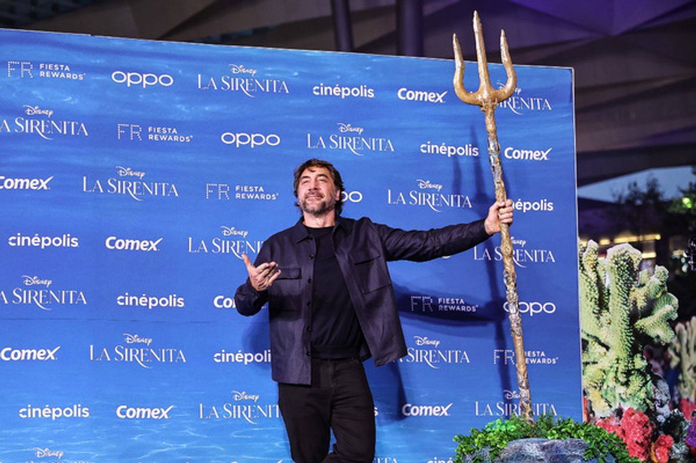 Photos: Halle Bailey & Javier Bardem Attend THE LITTLE MERMAID Mexico City Premiere  Image