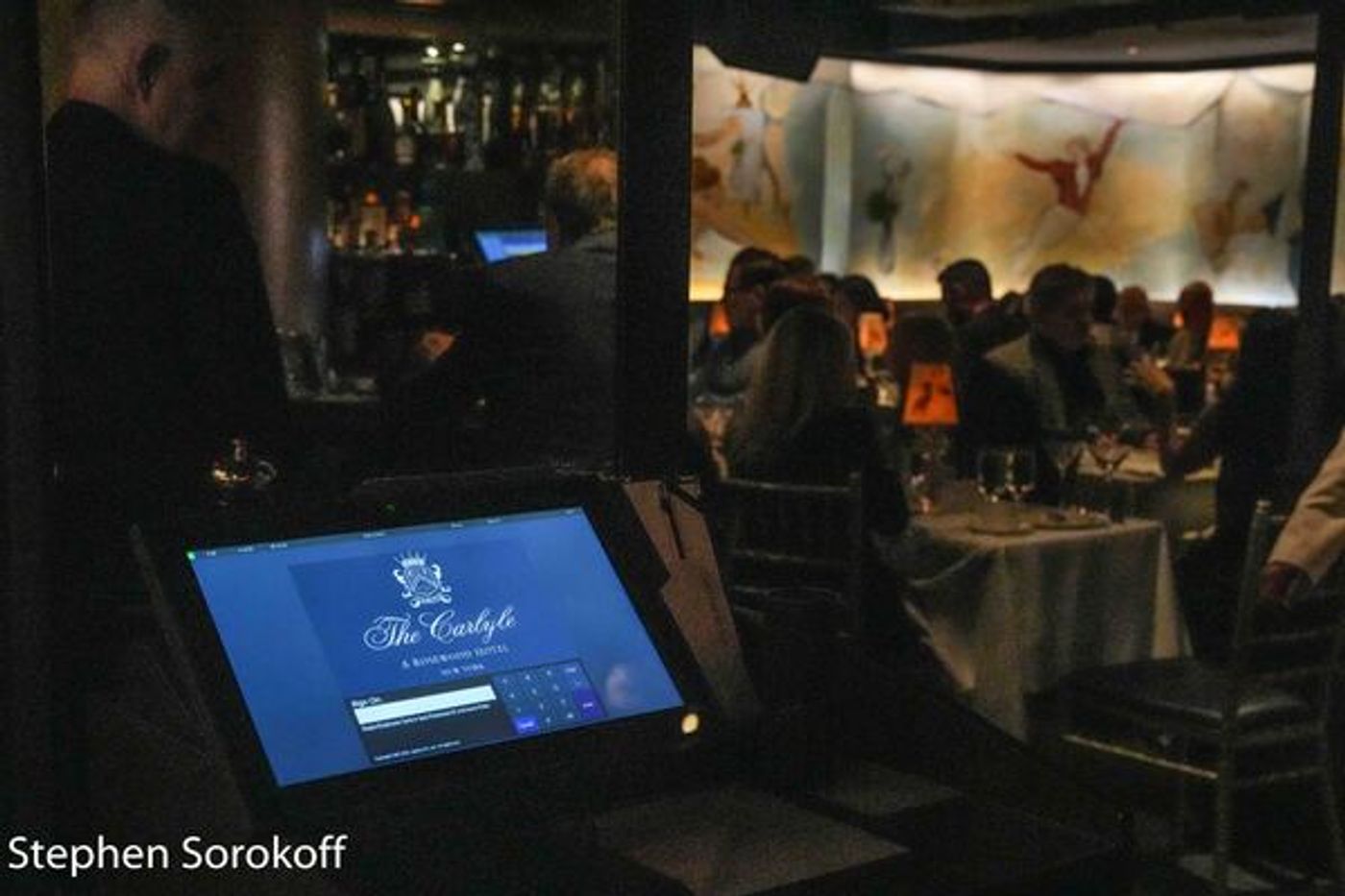 Photos: Anthony Nunziata Makes Cafe Carlyle Debut  Image