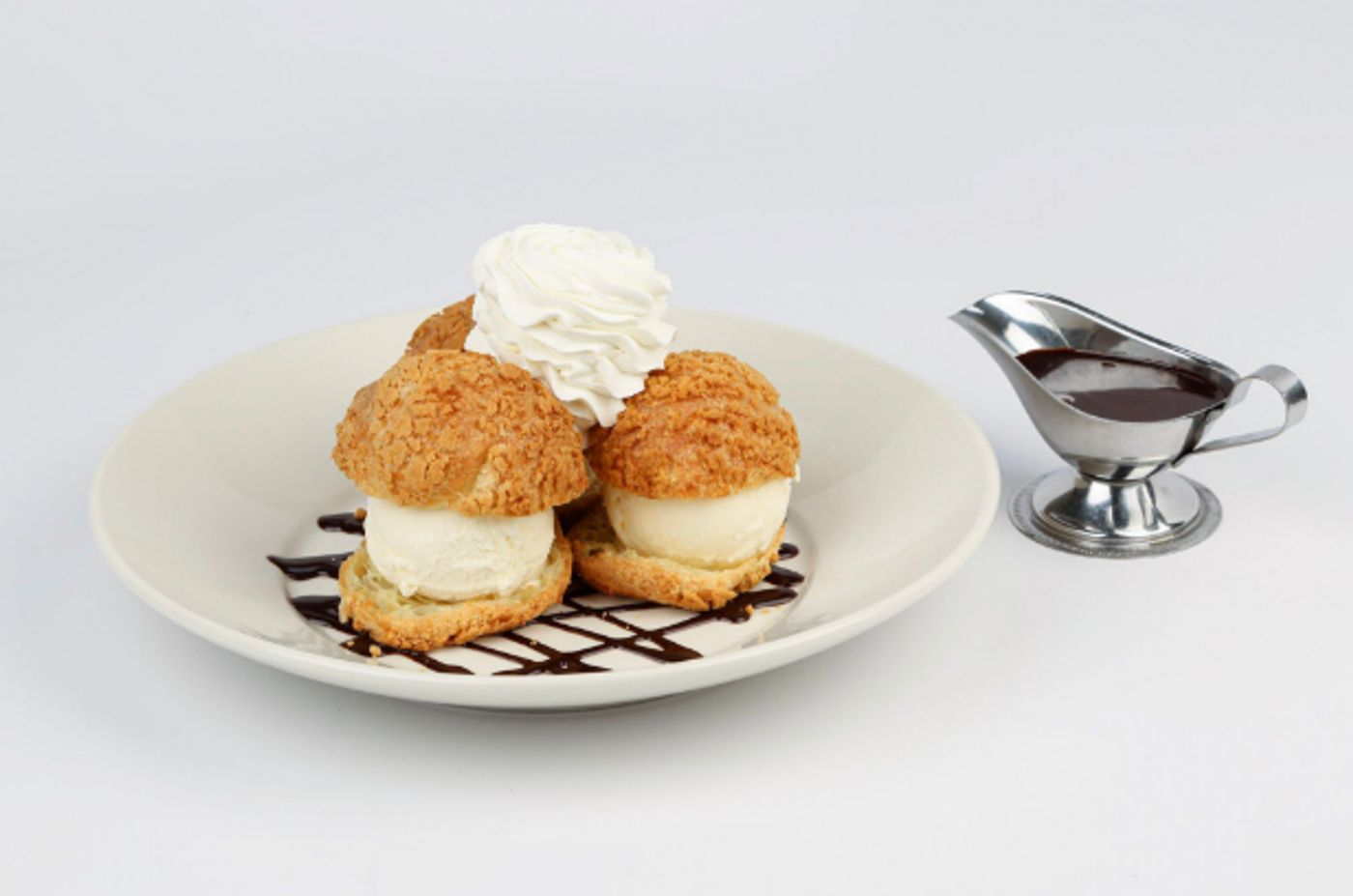 Review: GRAND LUX CAFE Debuts Delicious New Dishes Review: GRAND LUX CAFE Debuts Delicious New Dishes Image