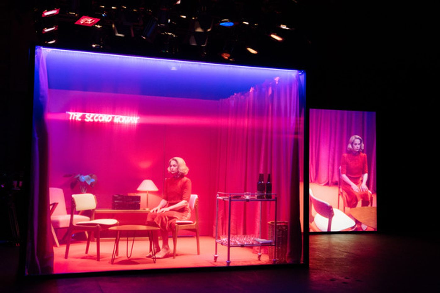 Photos: First Look at Ruth Wilson in THE SECOND WOMAN at the Young Vic Theatre  Image