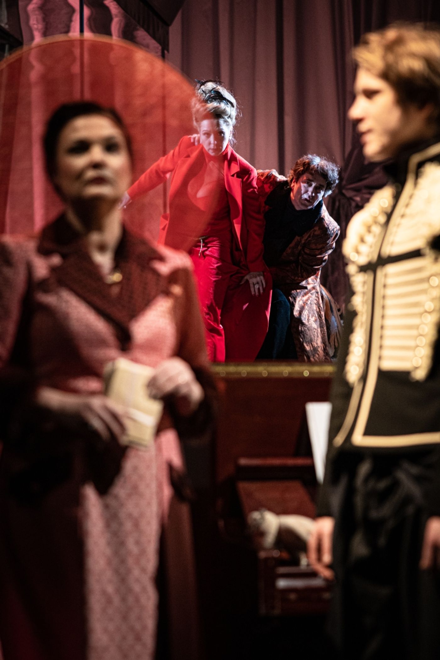 Review: Nebezpečné známosti členů činohry Národního divadla  Image