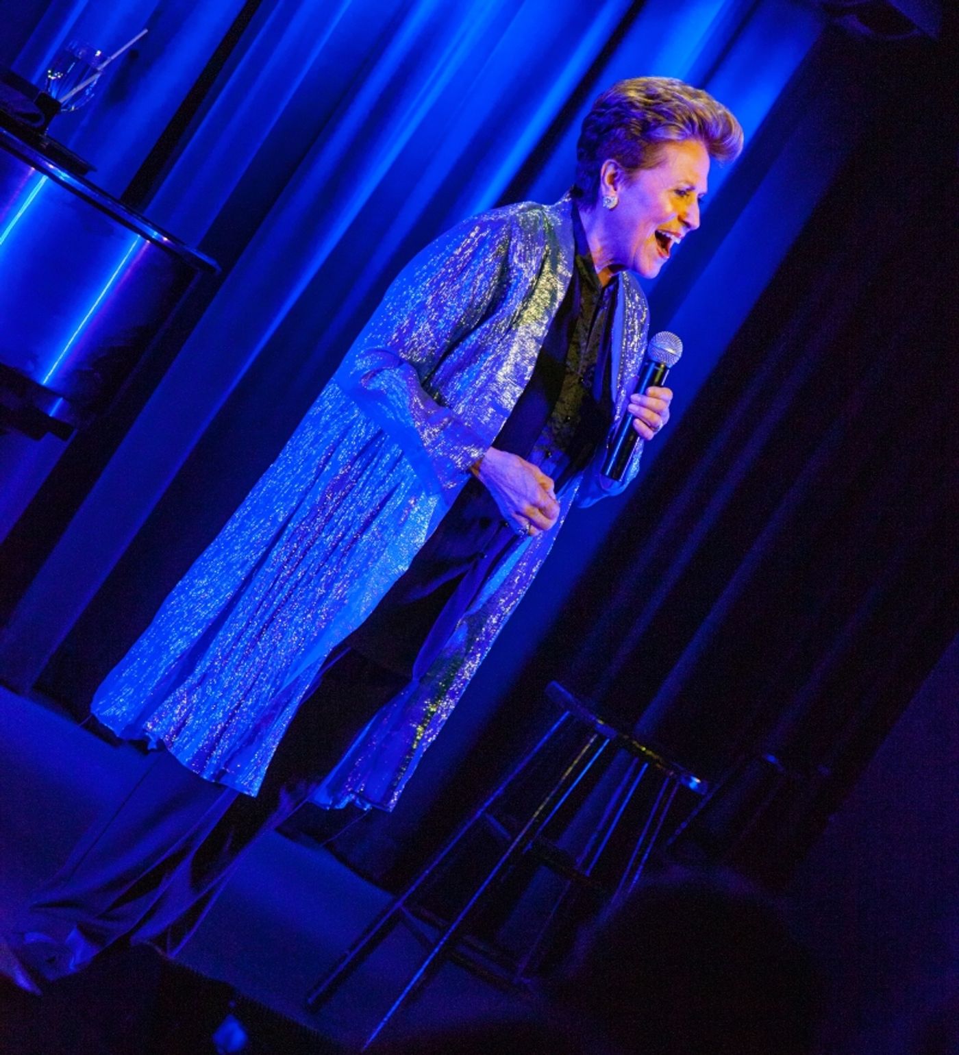 Review: Lorna Dallas Divinely Displays GLAMOROUS NIGHTS AND RAINY DAYS at The Laurie Beechman Theatre  Image