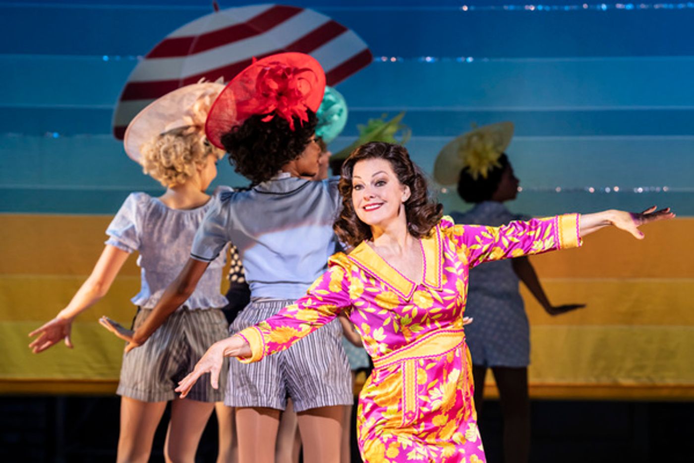 Photos: First Look at 42ND STREET at Curve, Leicester and Sadler's Wells  Image